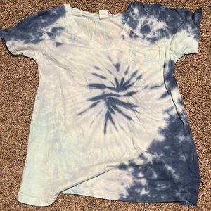 Tie dye v-neck